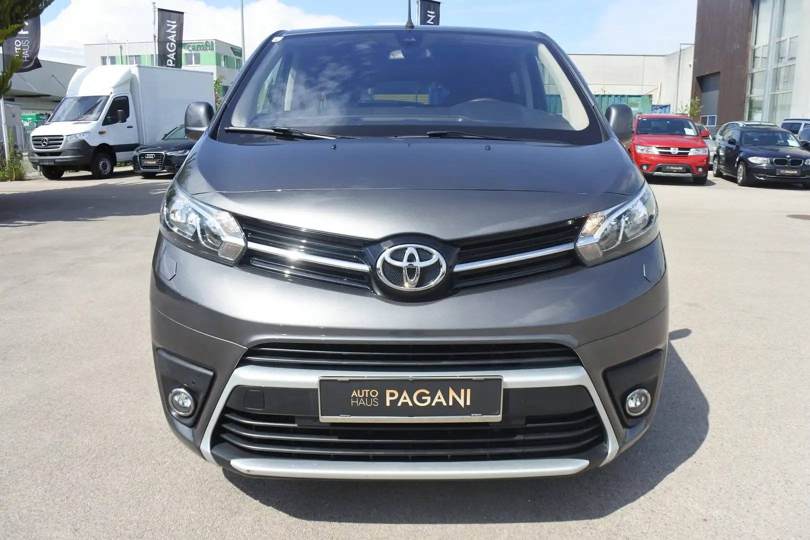 Toyota Proace 2,0 D-4D 150 Medium/WEBASTO/AHK/GRIP/VOLL Grau - 2