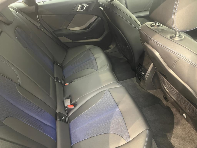 BMW 218 M Sport — photo 15