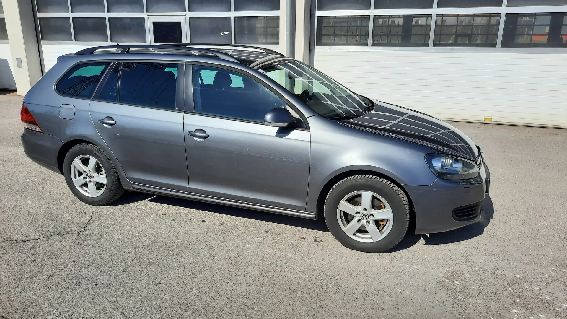 Volkswagen Golf Variant Comfortline 1,6 TDI DPF Grau - 2
