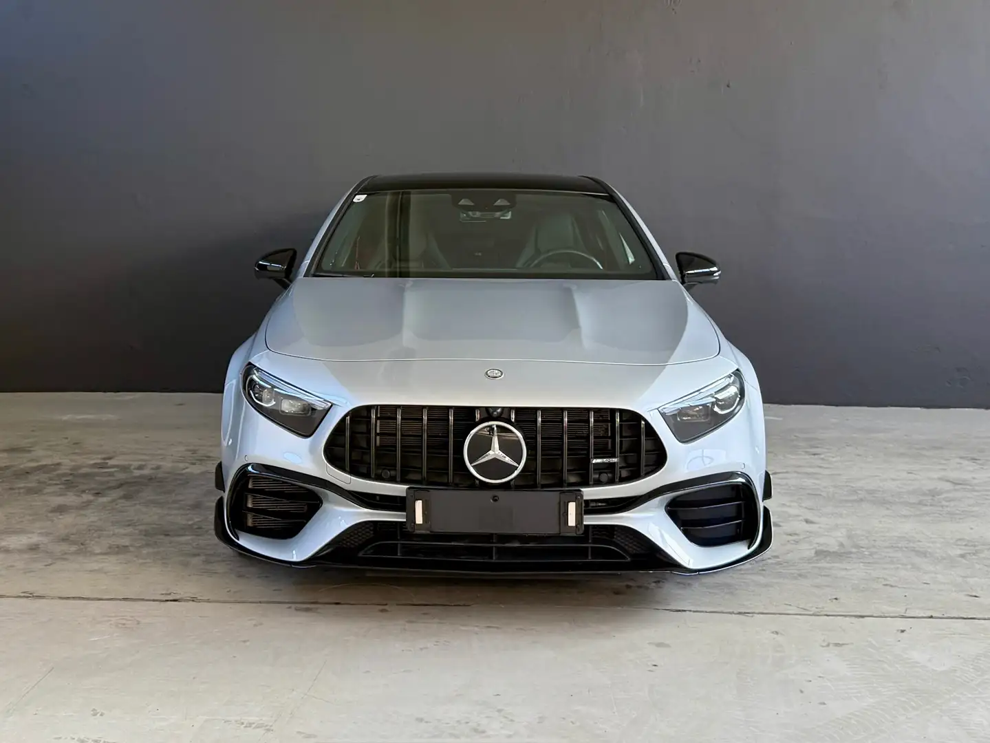 Mercedes-Benz A 45 AMG S AMG 4Matic+ Stříbrná - 2