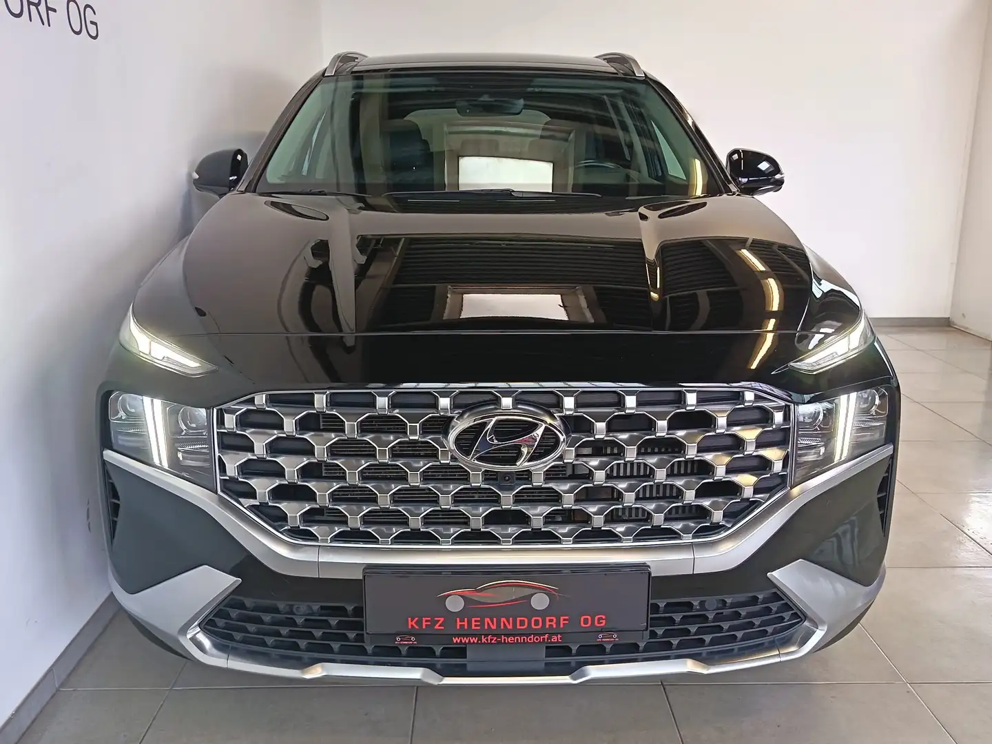 Hyundai SANTA FE 2,2 CRDi 4WD Prestige Line DCT Aut. Schwarz - 2