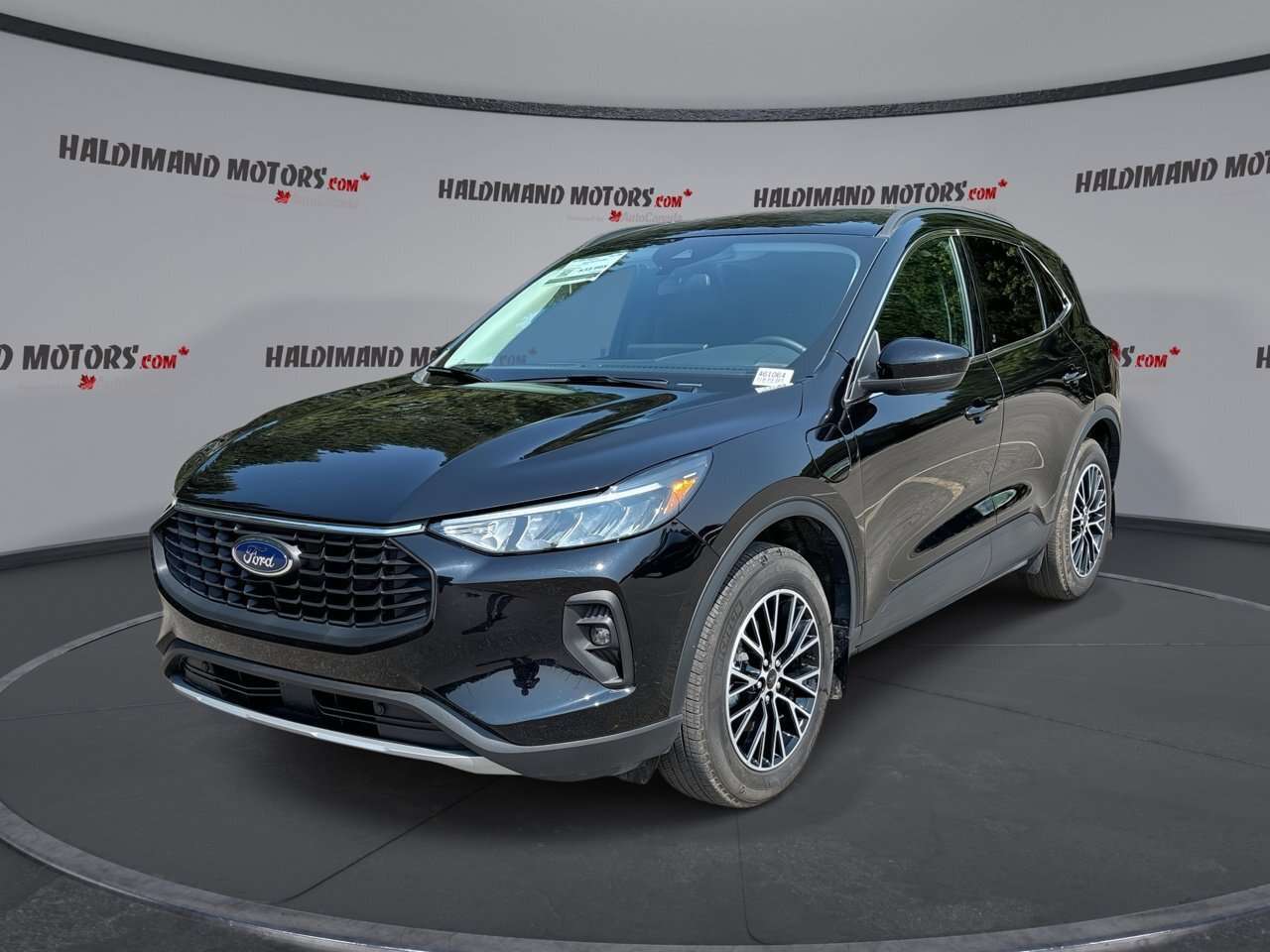 2025 Ford Escape PHEV FWD | Heated Steering