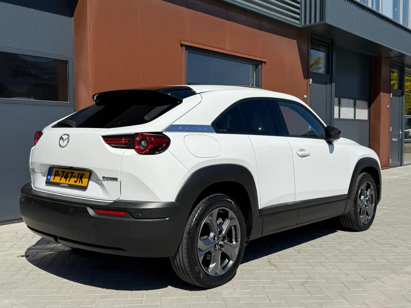 Mazda MX-30 E-SkyActiv 145 Luxury 36 | Als Nieuw | Opendak | H Wit - 2
