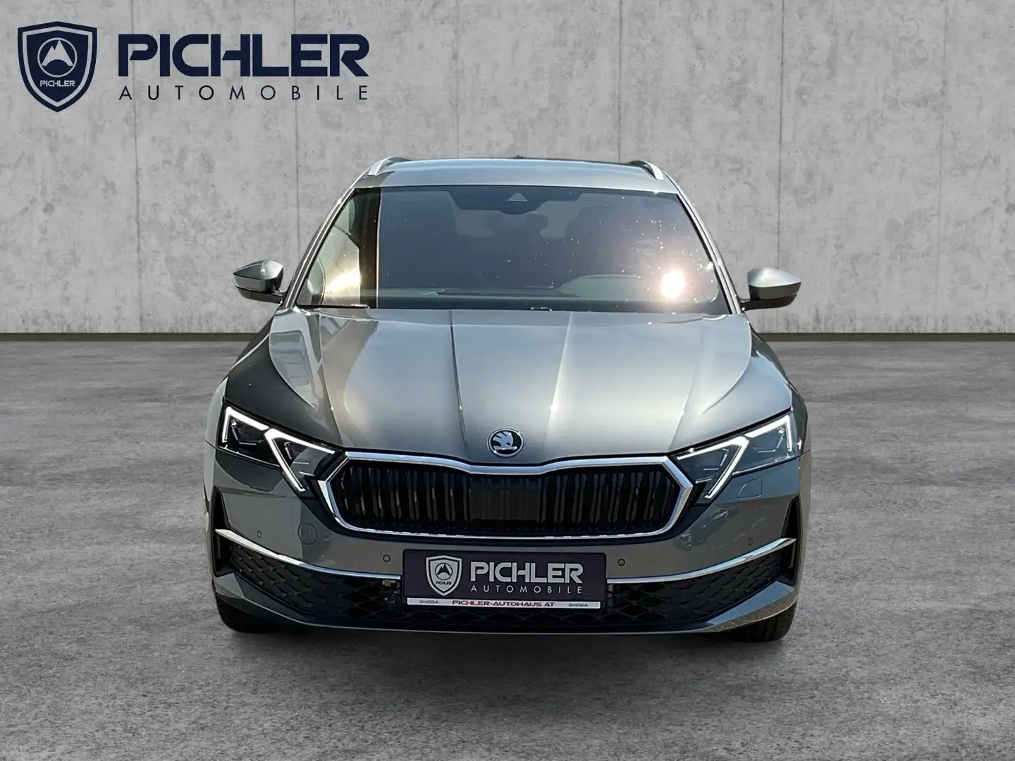 Skoda Octavia Selection TSI mHEV DSG Grau - 2