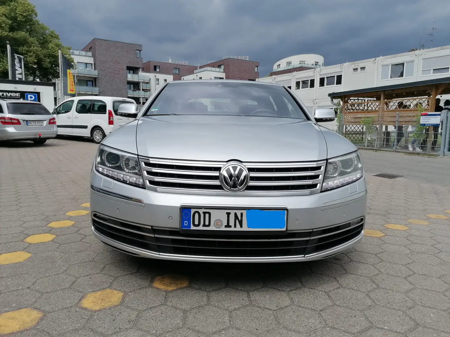 Volkswagen Phaeton Phaeton 4.2 V8 4MOTION Automatik (5 Sitzer) Argent - 2