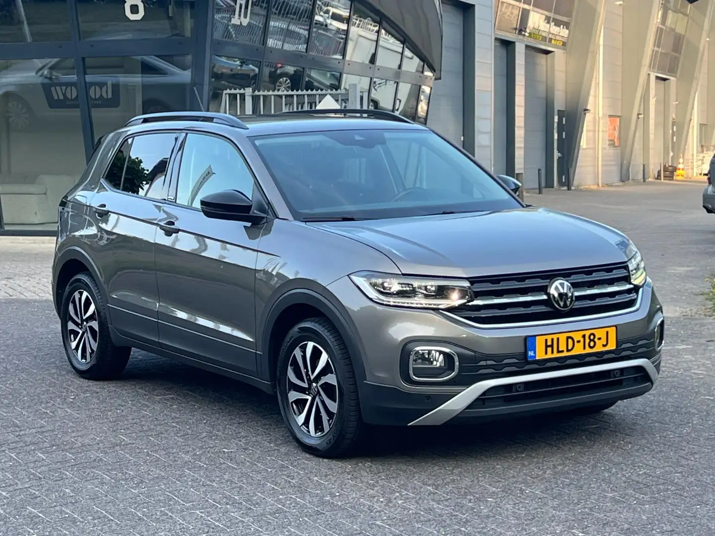 Volkswagen T-Cross 1.5 TSI DSG-7 UNITED LED CARPLAYY NAVI Grijs - 2