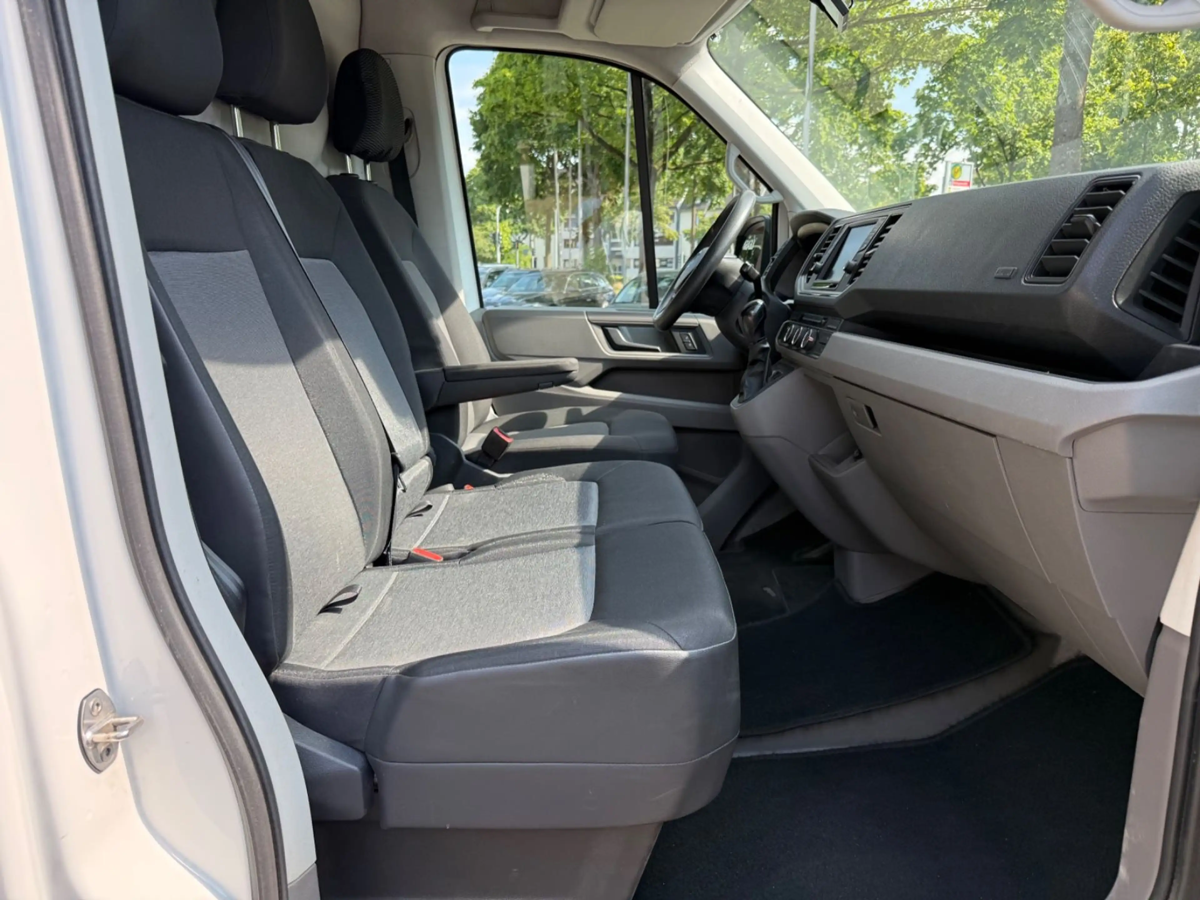 Volkswagen Crafter Kasten 35 L2H2 DSG STANDHZ AHK CAM APPLE — photo 12