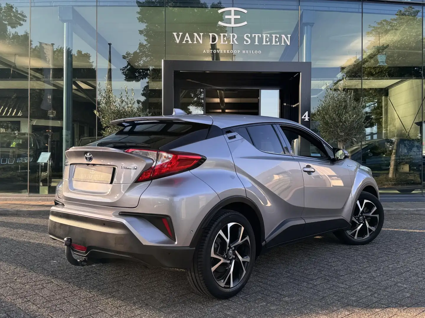 Toyota C-HR 1.8 Hybrid Style Adapt. Cruise | Dodehoek | Stuurv Grijs - 2