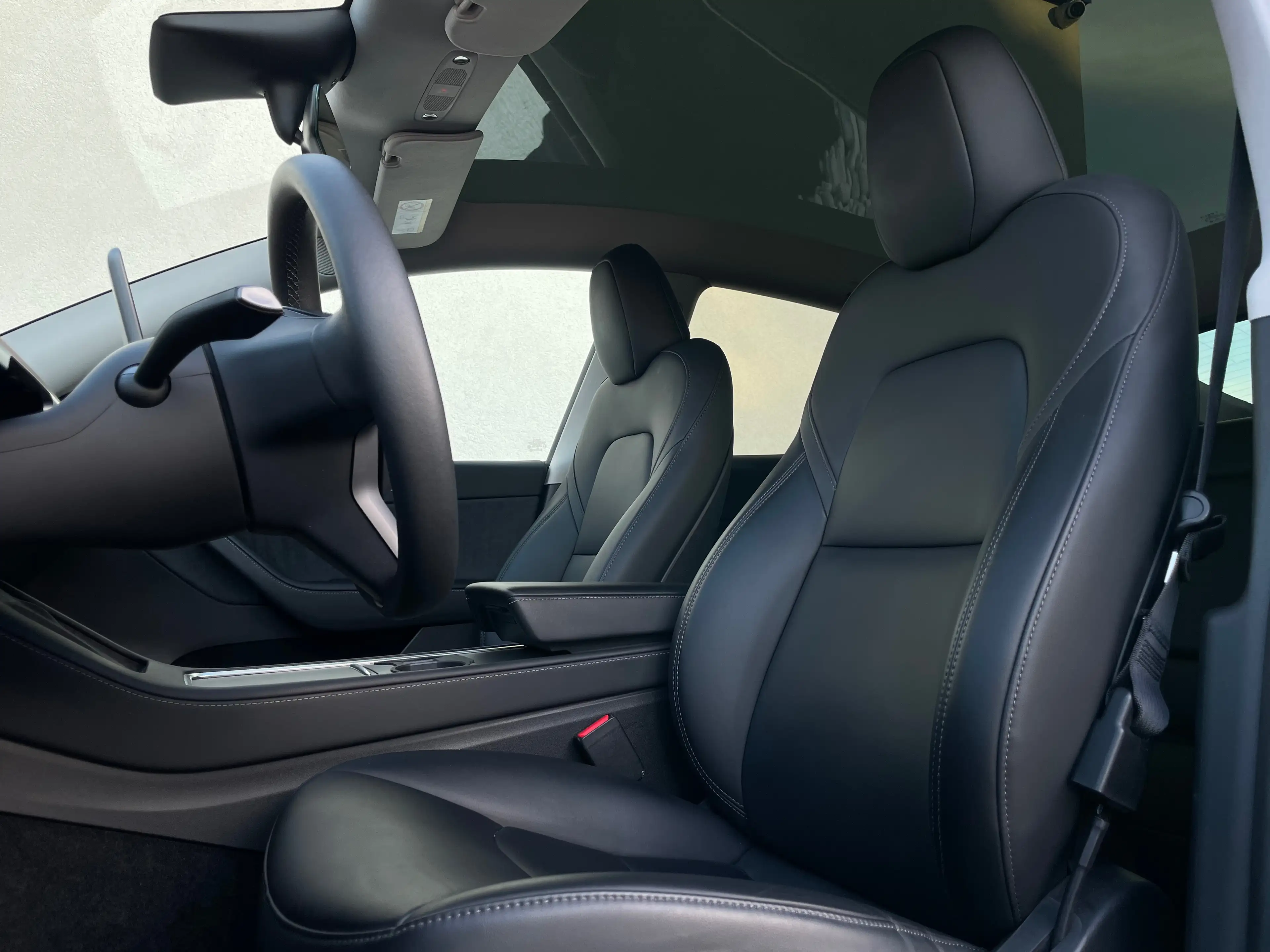 Tesla Model Y STANDARD RANGE/ LOOK PERFORMANCE/ BATTERIE LFP/ RWD/ AUTOPILOT — photo 15