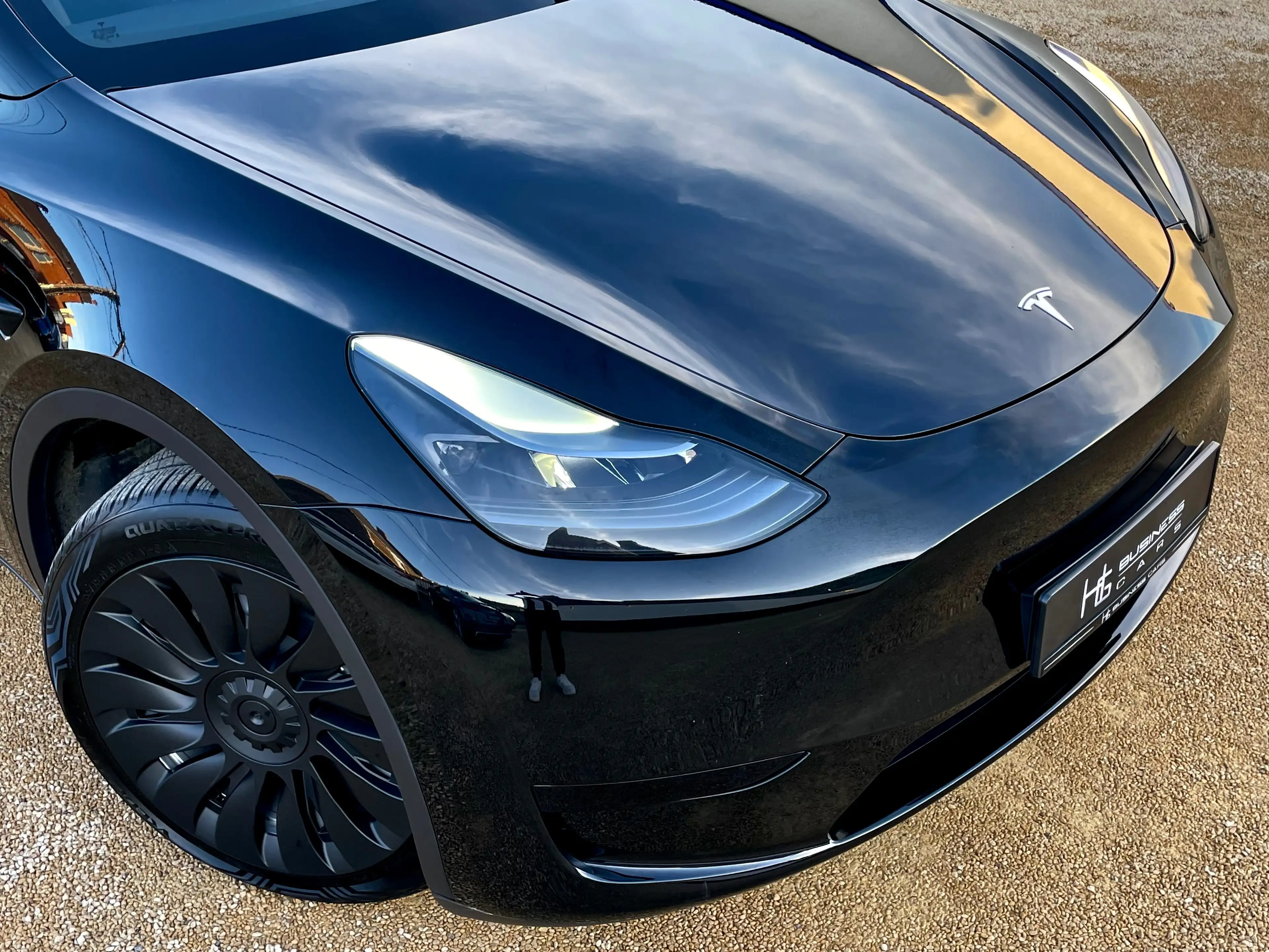 Tesla Model Y STANDARD RANGE/ LOOK PERFORMANCE/ BATTERIE LFP/ RWD/ AUTOPILOT — photo 8