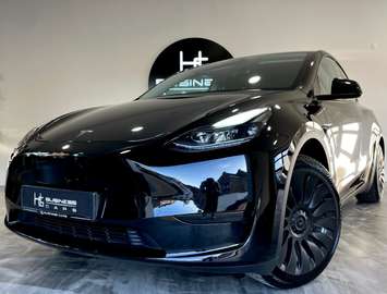 STANDARD RANGE/ LOOK PERFORMANCE/ BATTERIE LFP/ RWD/ AUTOPILOT