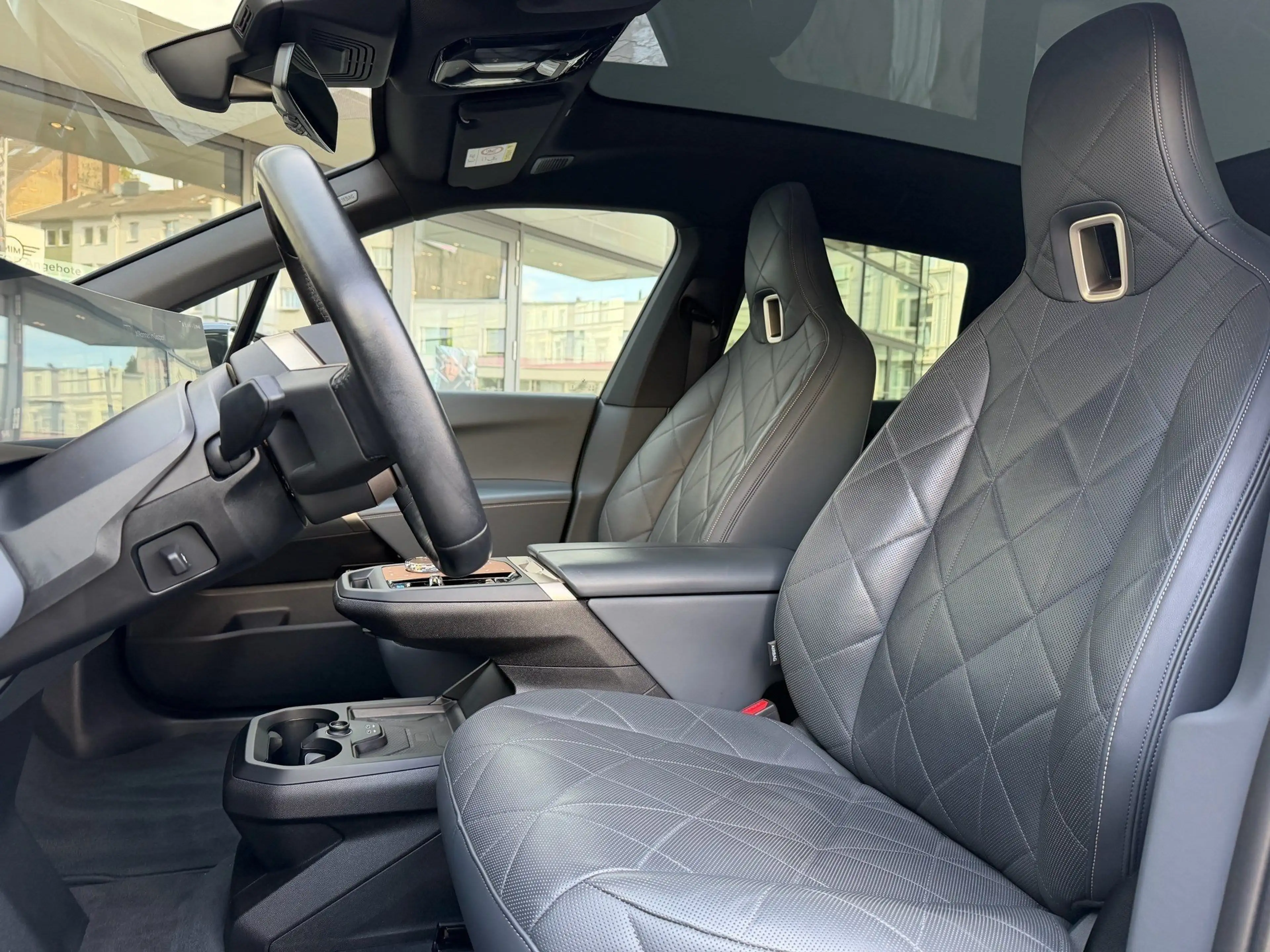 BMW iX M60 Laser DA/PA Prof AHK Pano B&W Softcl. — photo 8