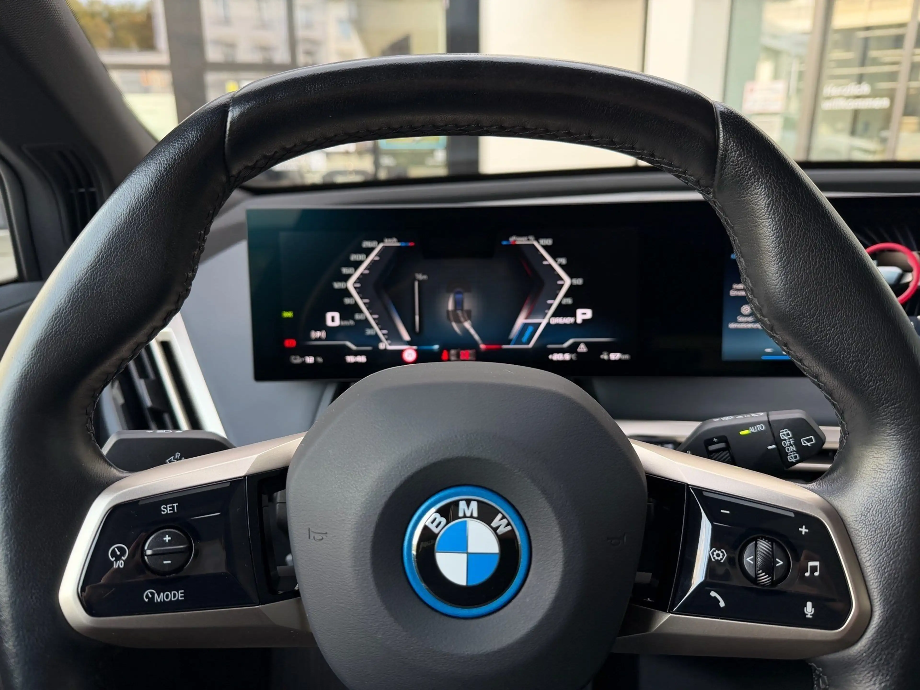 BMW iX M60 Laser DA/PA Prof AHK Pano B&W Softcl. — photo 14
