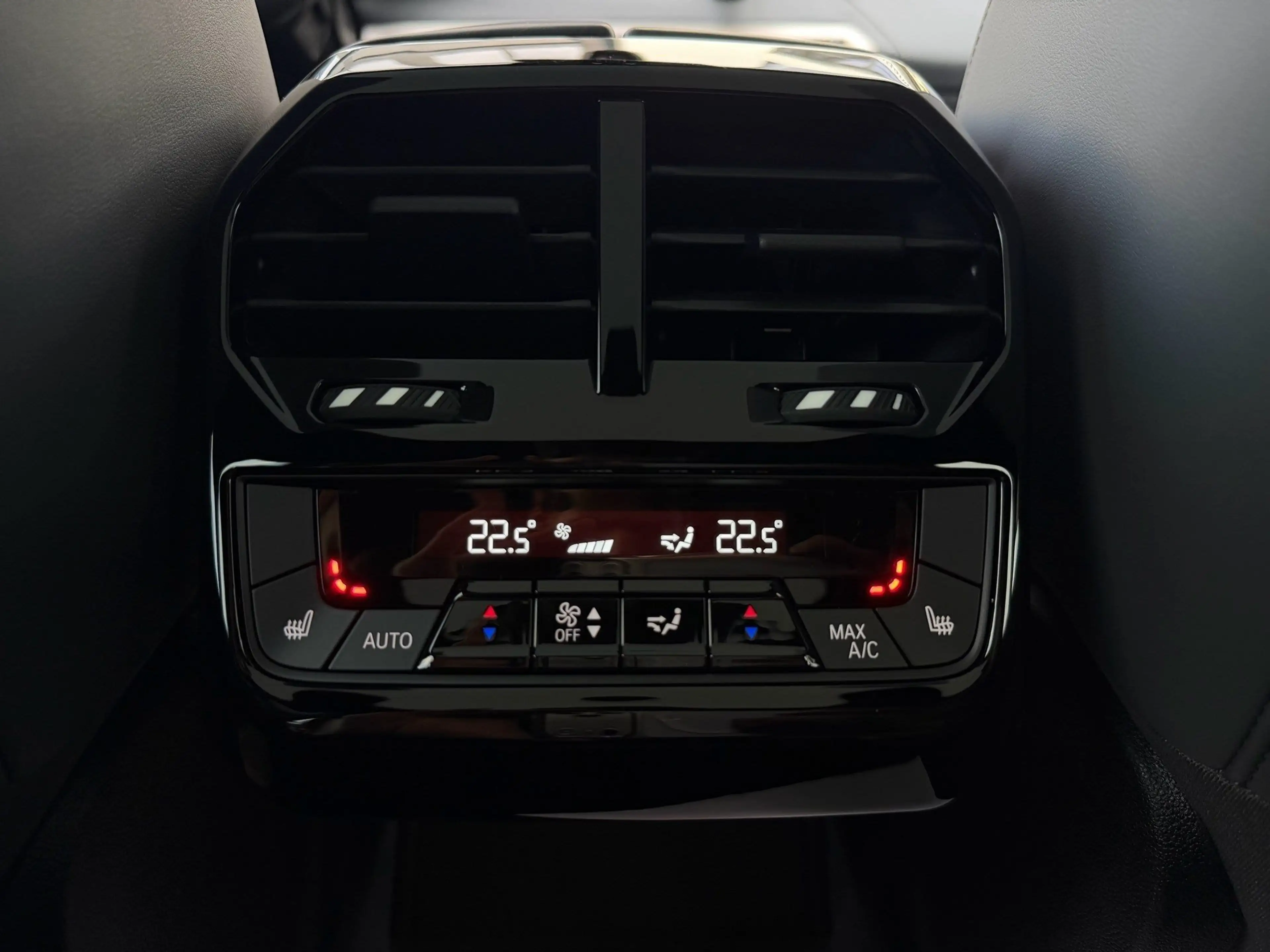 BMW iX M60 Laser DA/PA Prof AHK Pano B&W Softcl. — photo 7