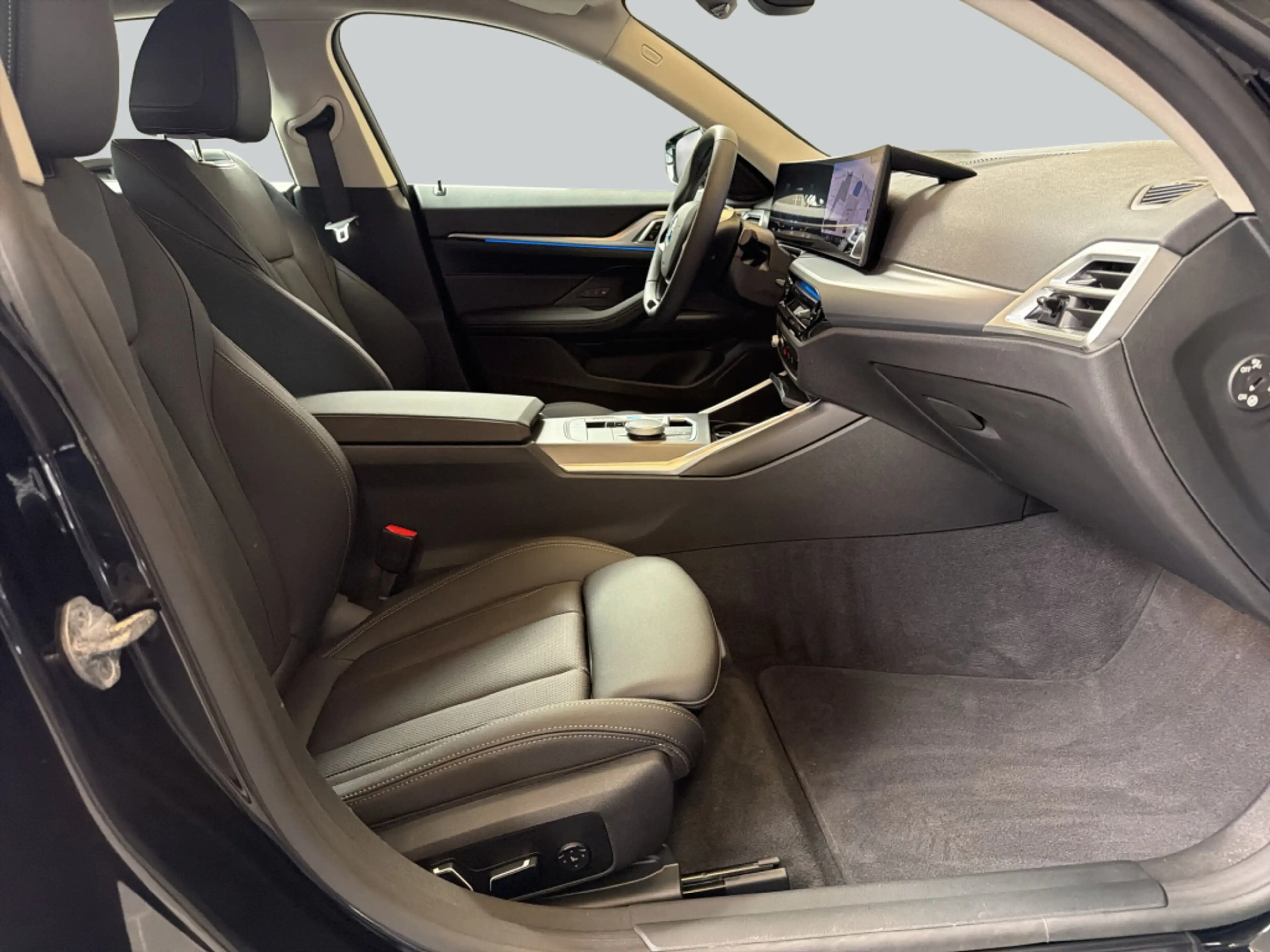 BMW i4 eDrive35 Gran Coupe LED HiFi Nav SHZ — photo 14