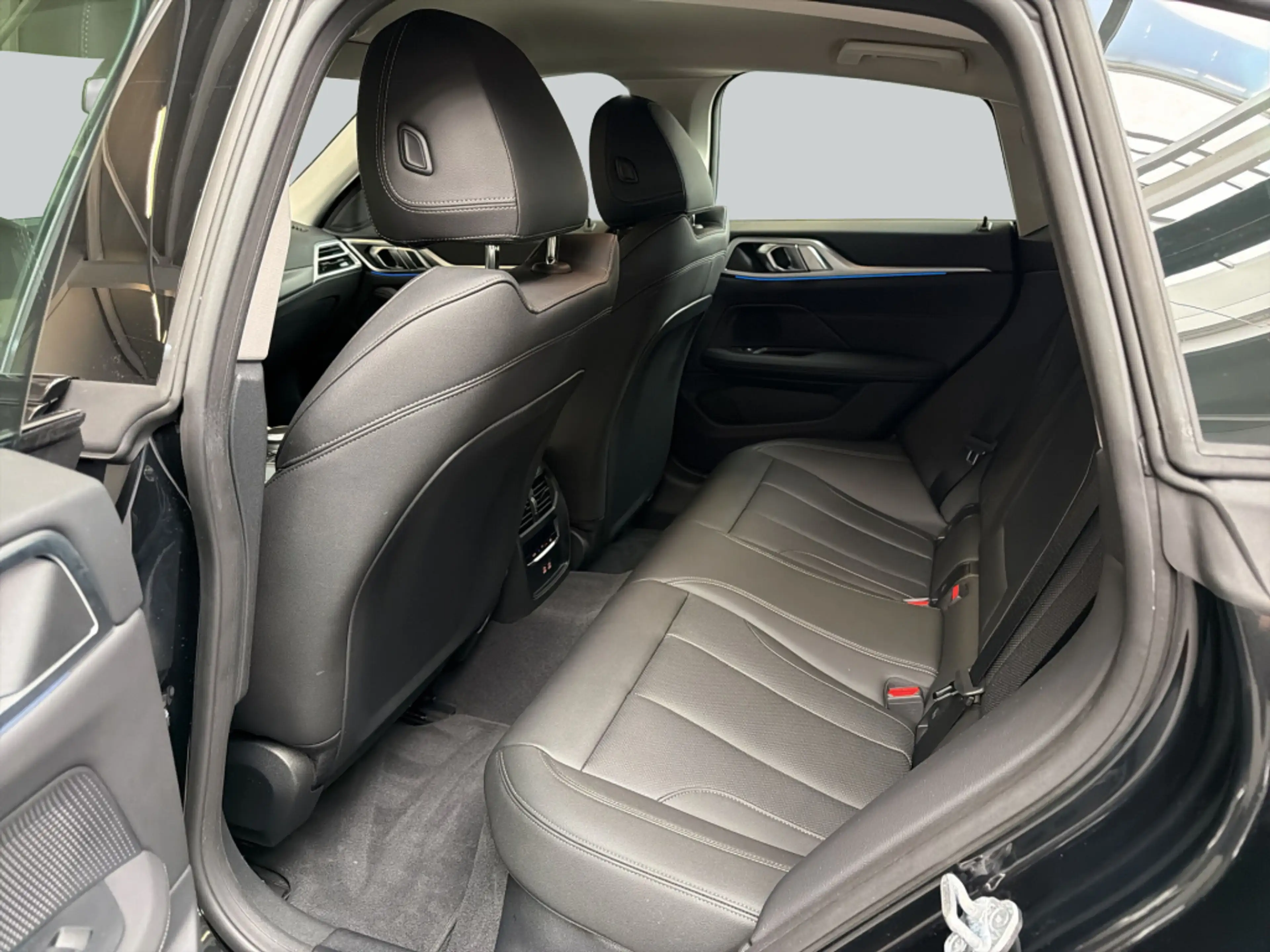 BMW i4 eDrive35 Gran Coupe LED HiFi Nav SHZ — photo 13