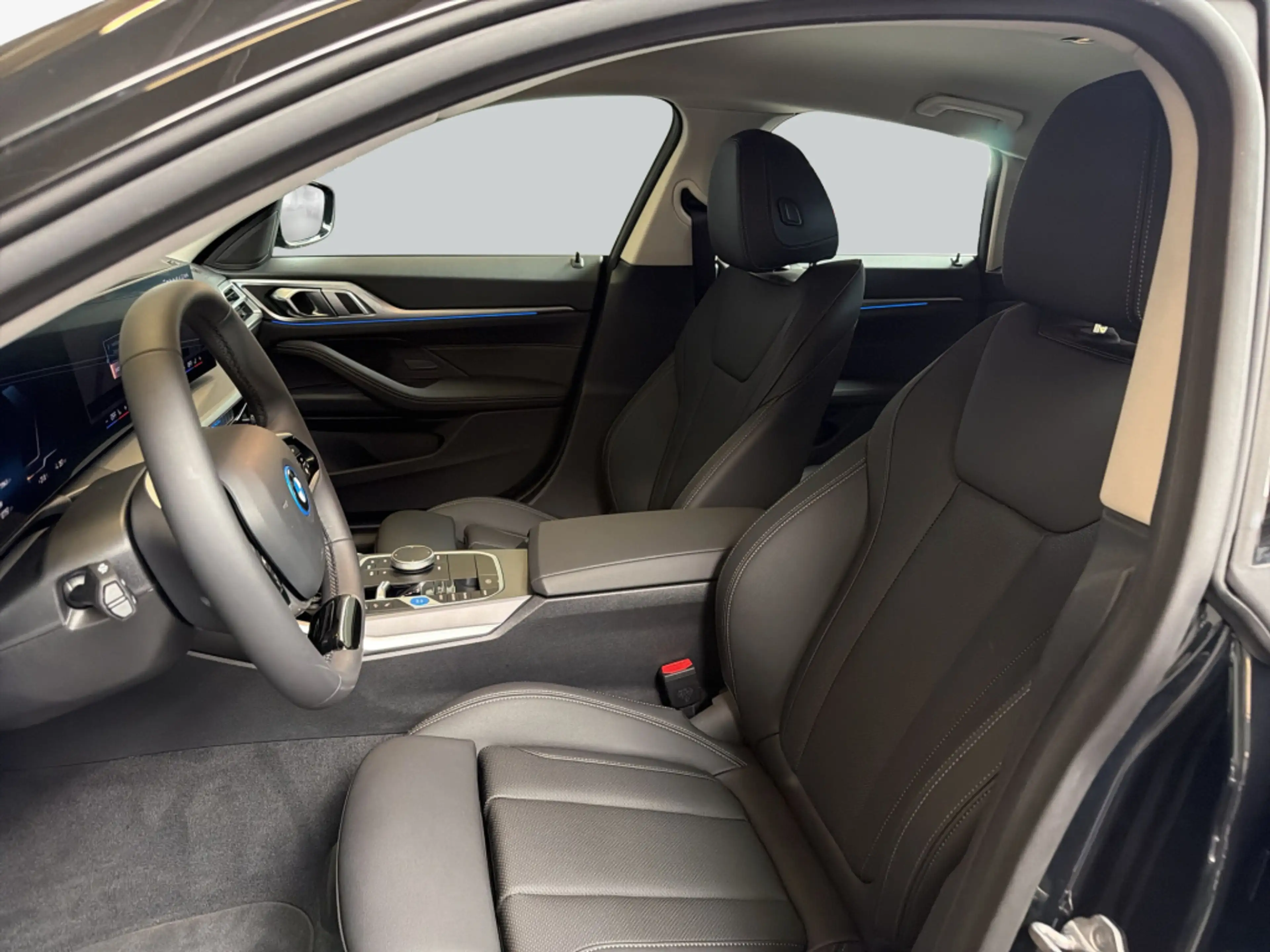 BMW i4 eDrive35 Gran Coupe LED HiFi Nav SHZ — photo 12