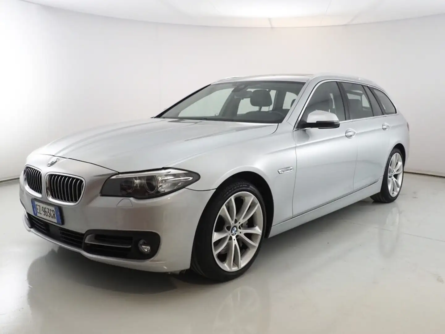 BMW 530 d xdrive Business auto E6 Gümüş rengi - 1