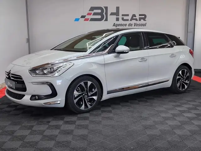 Citroen DS5 2.0 HDI BVA6 Sport So Chic - 163cv / Caméra de recul / Sièges chauffants et massants