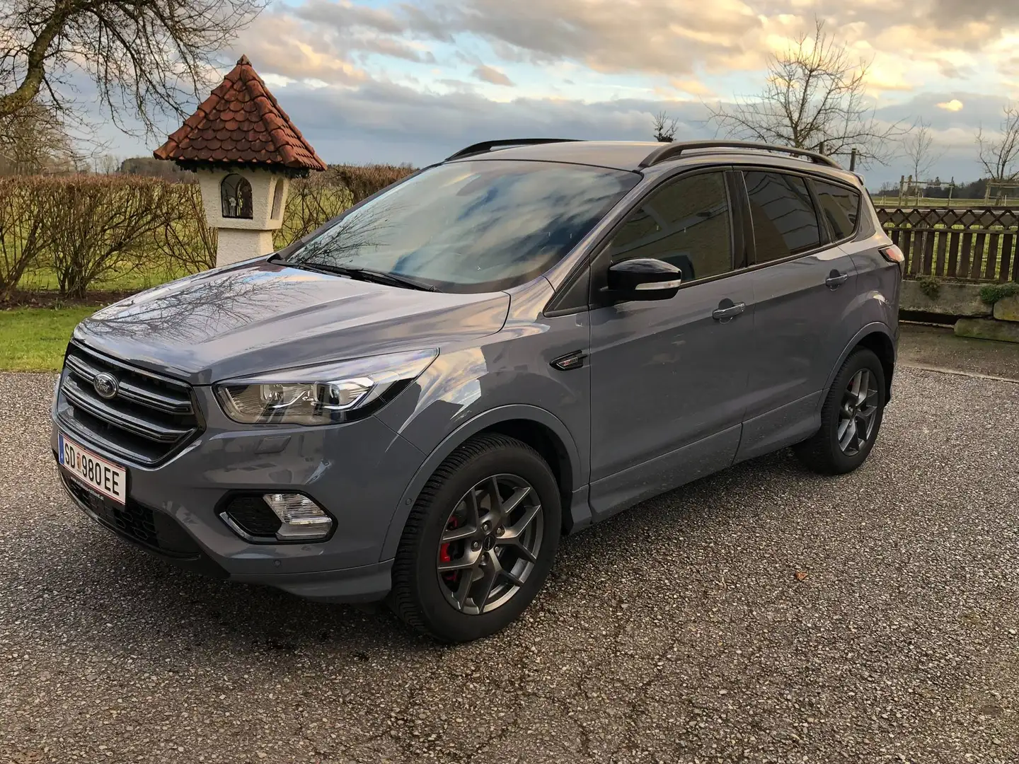 Ford Kuga Kuga 2,0 TDCi ST-Line Powershift Aut. AWD ST-Line Grau - 1