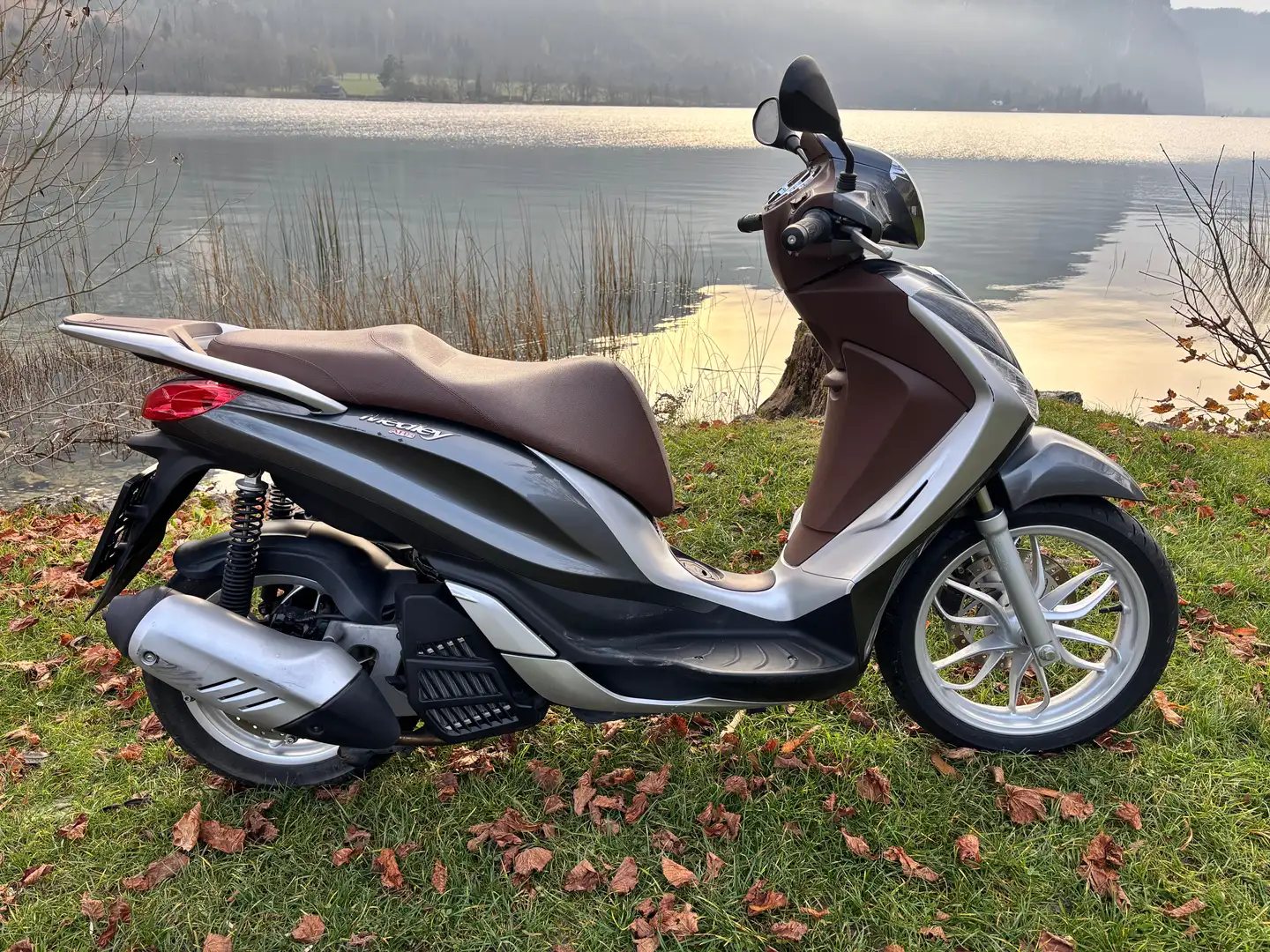 Piaggio Medley 125 Silber - 2