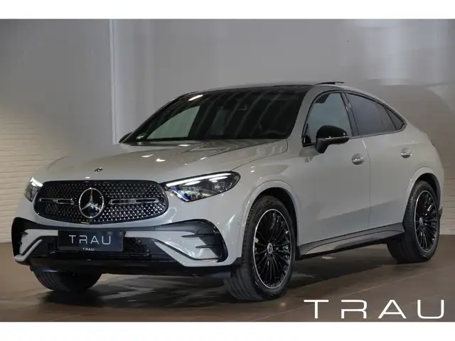 Mercedes-Benz GLC 200 view 3