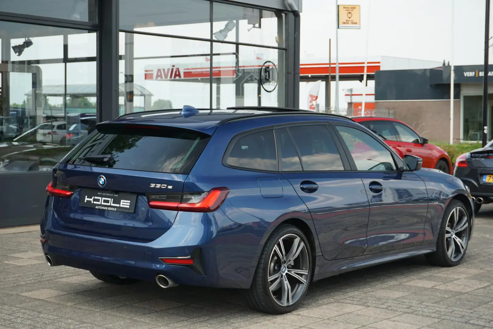 BMW 330 3-serie Touring 330e xDrive High Executive | PANO Blauw - 2