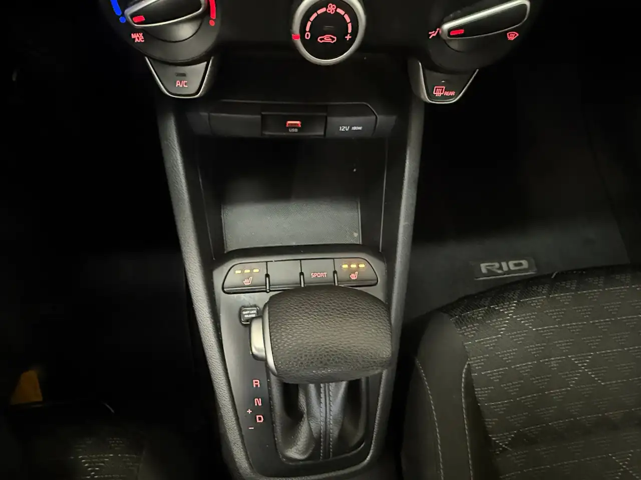 Kia Rio снимка Kia Rio