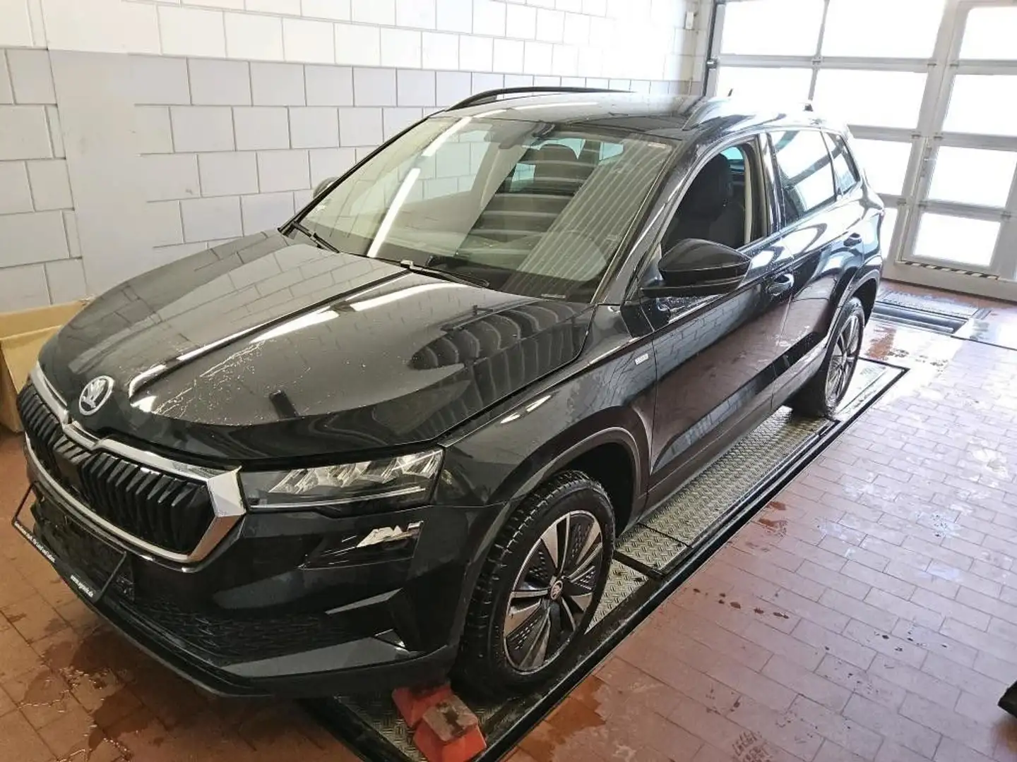 Skoda Karoq 2.0 TDI SCR Ambition Schwarz - 2