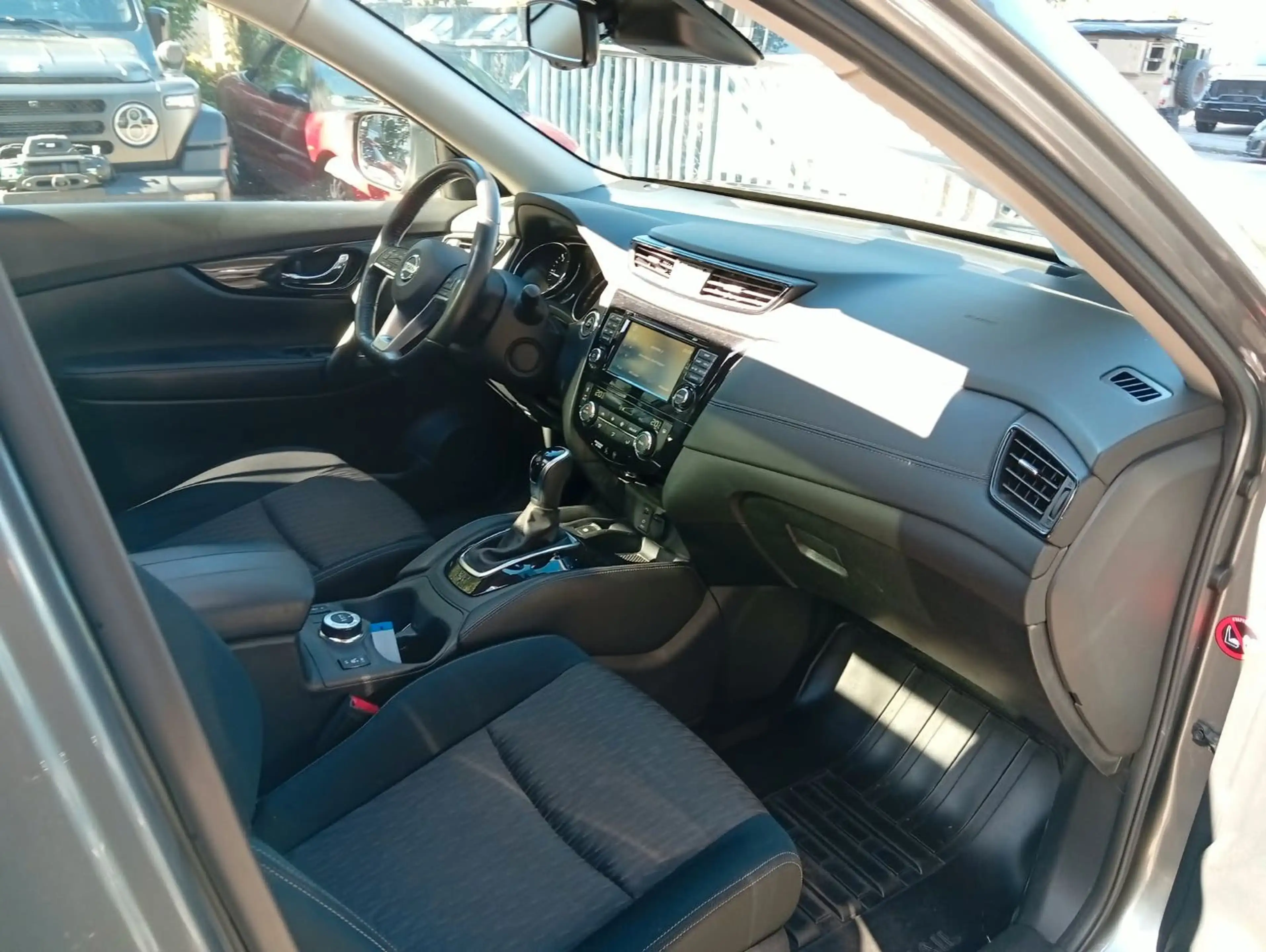 Nissan X-Trail N-Tec 4x4 N-Way Top Zustand — photo 11