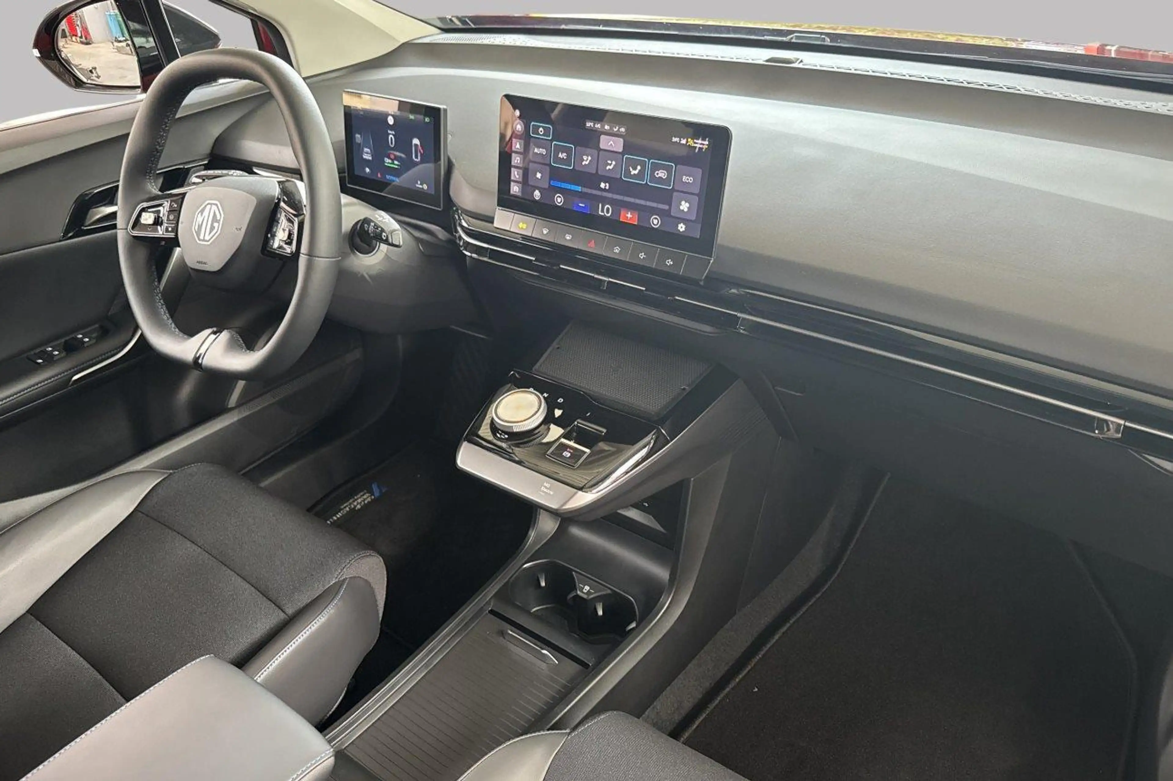 MG MG4 LUXURY TROPHY EXTENDED RANGE 77kW 520 KM — photo 2