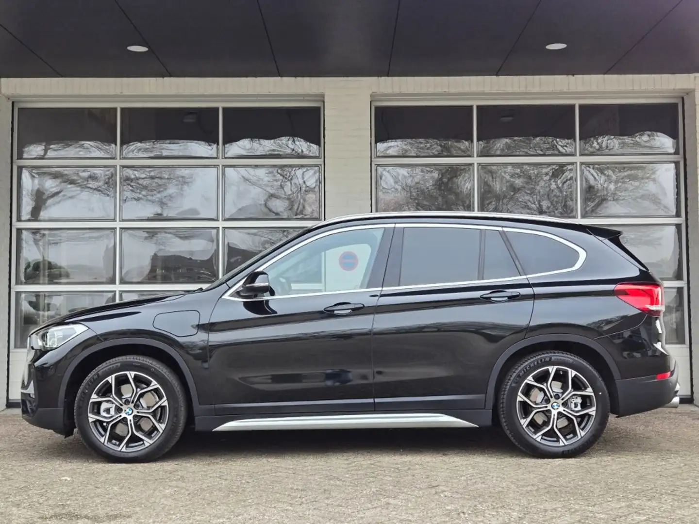 BMW X1 XDRIVE25E X LINE I SPORTSTOELEN I TREKHAAK I HEAD Negro - 2