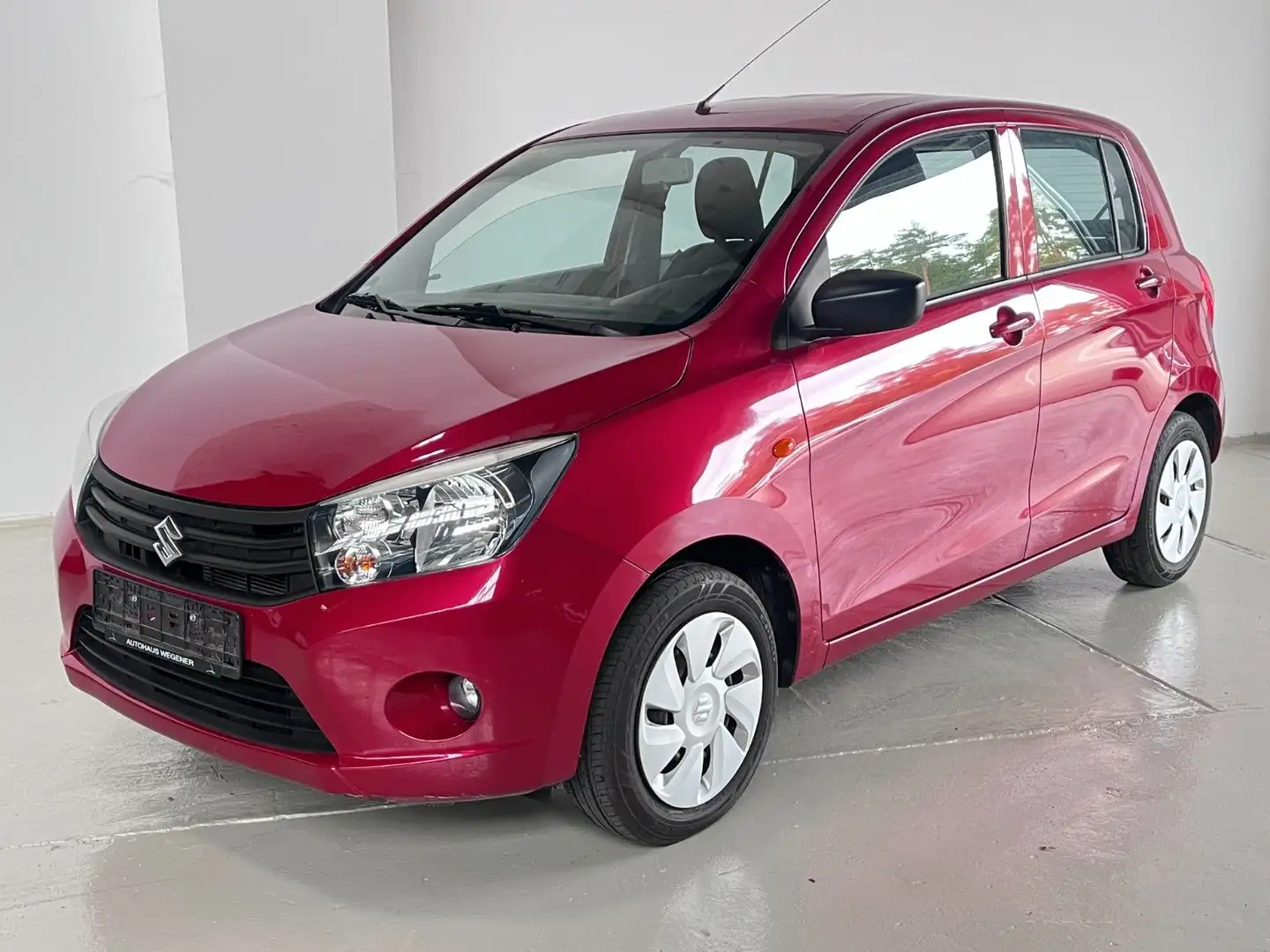 Suzuki Celerio *Automatik, 1. Hand,  Anhängerkupplung* Rot - 1