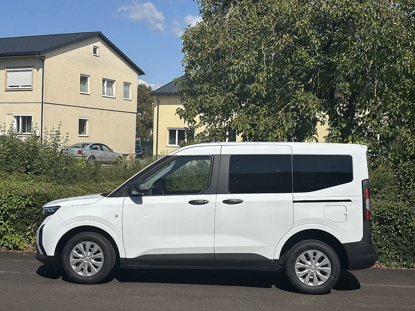 Ford Tourneo Courier 1,0 EcoBoost Trend Blanc - 2