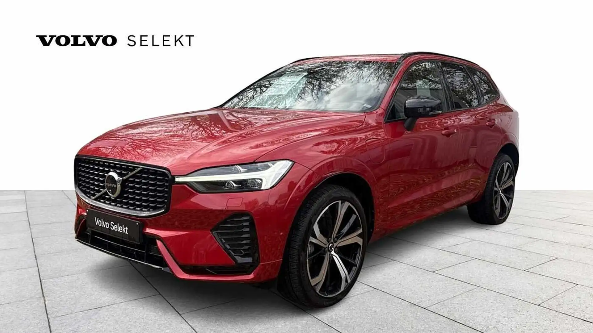 Volvo XC60 Recharge Ultimate Dark, T8 AWD Plug in Hybride Rood - 1