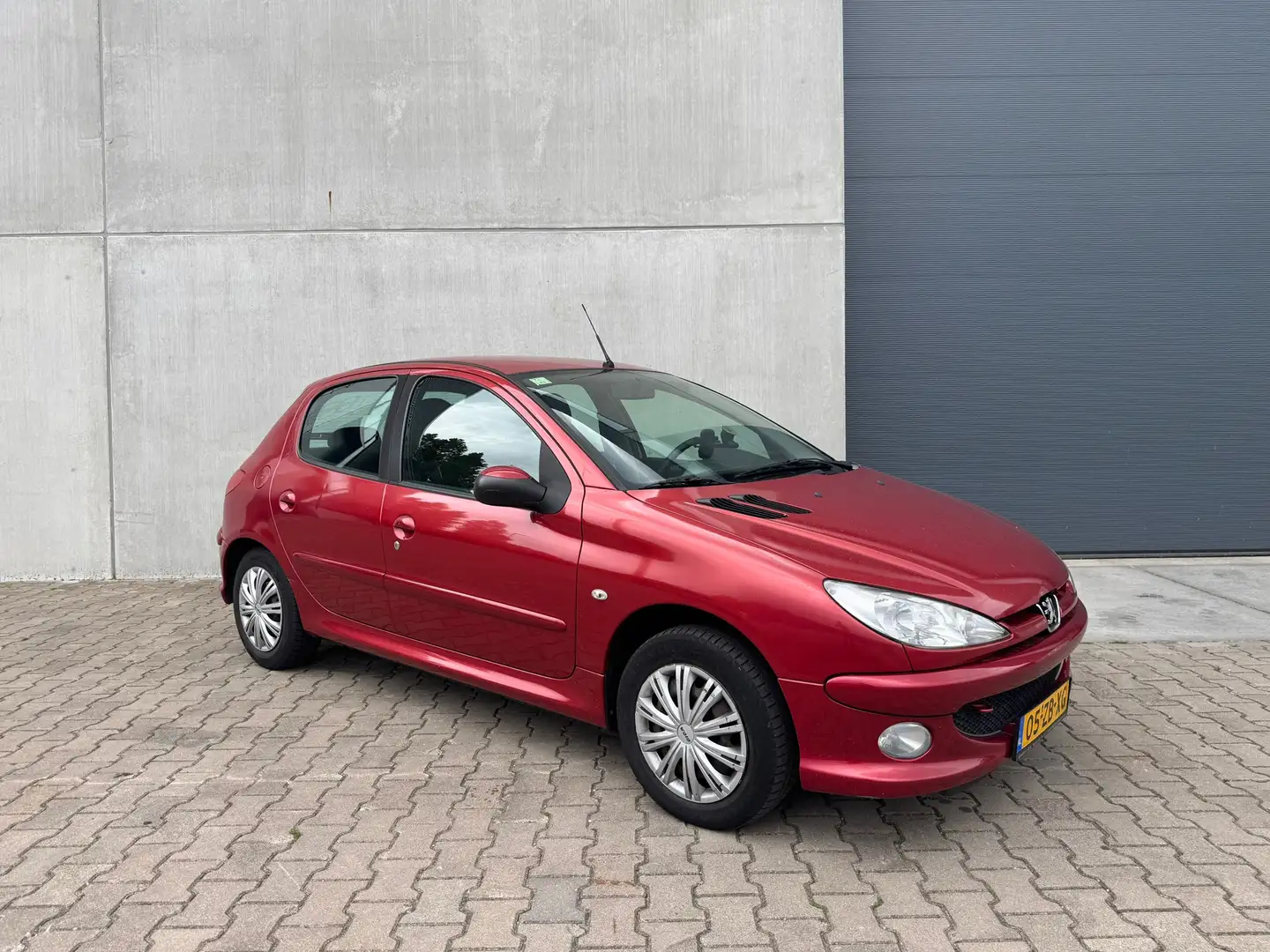 Peugeot 206 1.4 Forever,NIEUWE APK, IJSKOUDE AIRCO, TREKHAAK, Rojo - 1
