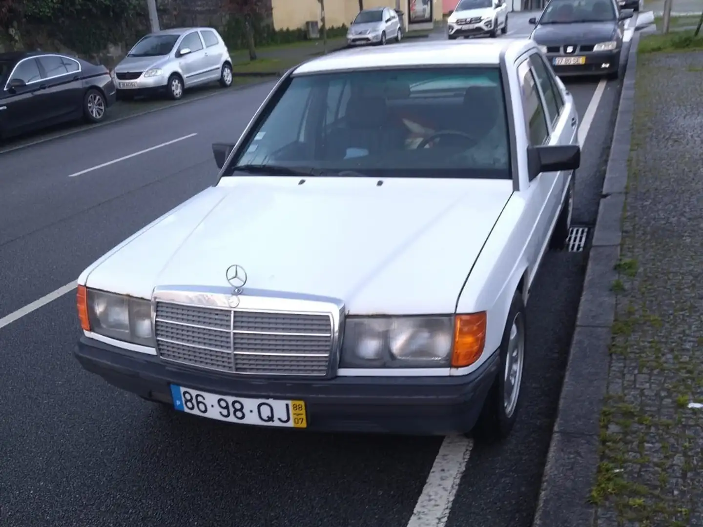 Mercedes-Benz 190 Белый - 1