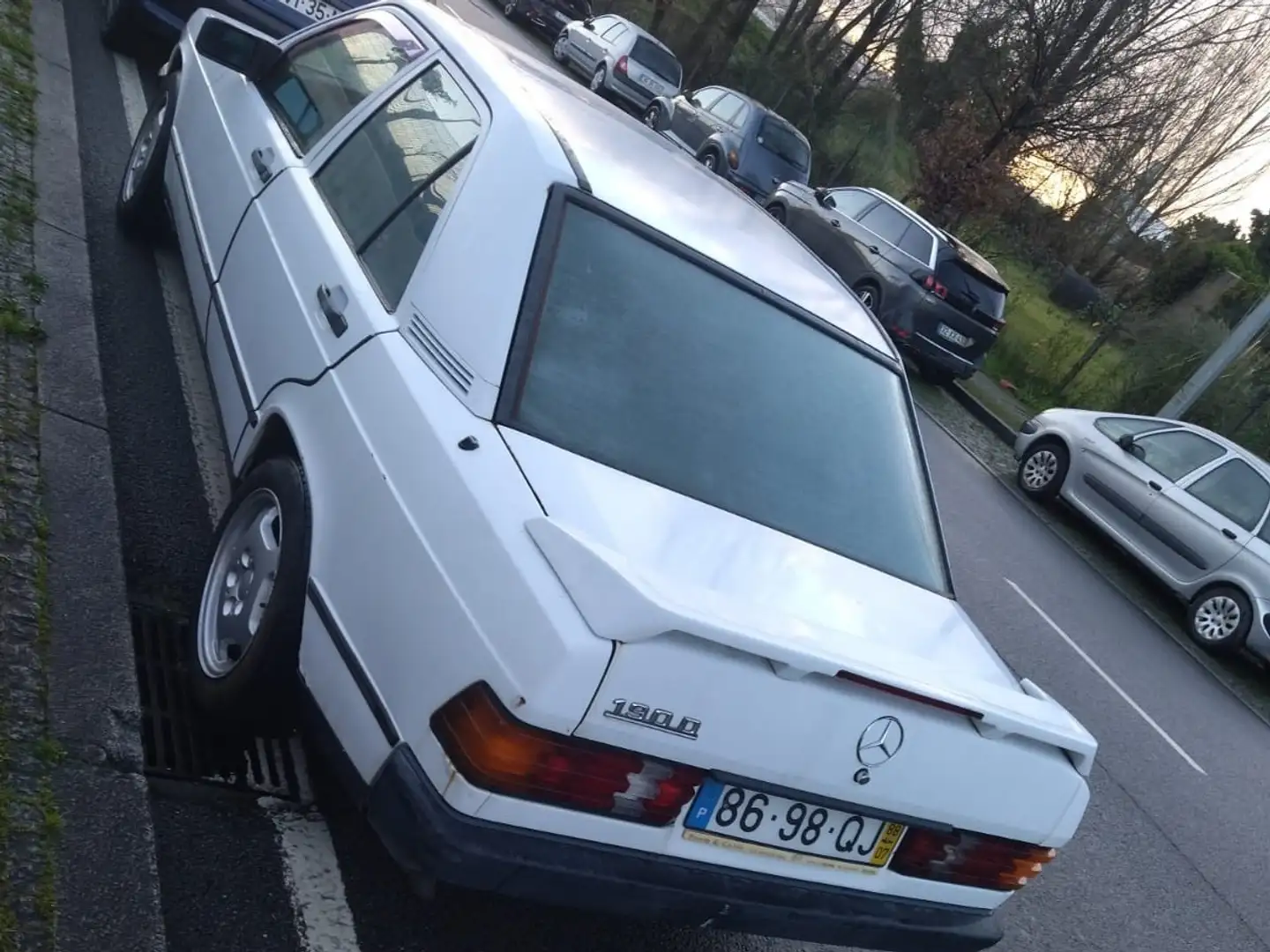 Mercedes-Benz 190 Белый - 2