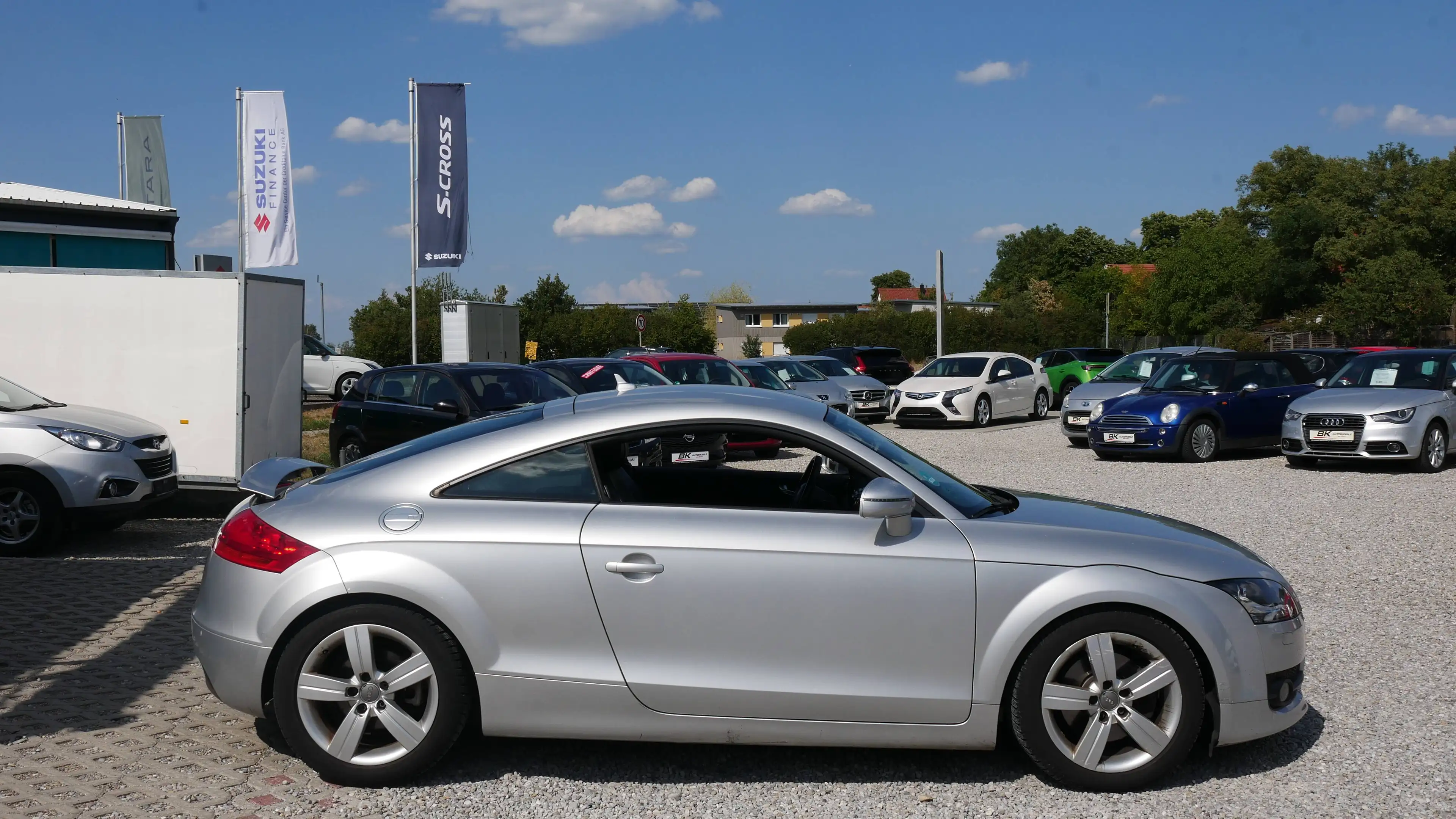 Audi TT 2.0 TFSI Scheckheftgepflegt Einparkhilfe Klimaanlage Navi — photo 2