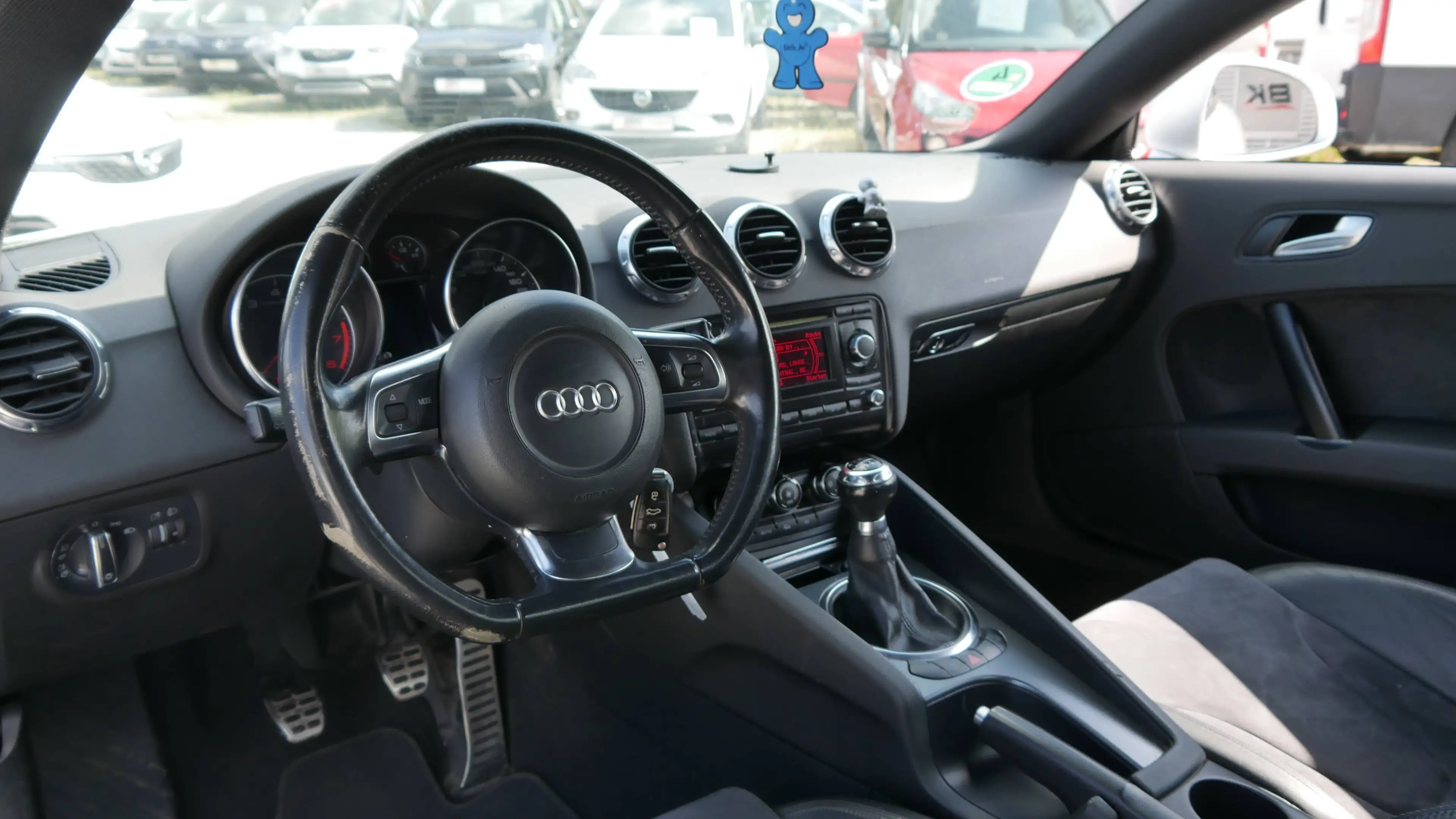 Audi TT 2.0 TFSI Scheckheftgepflegt Einparkhilfe Klimaanlage Navi — photo 9