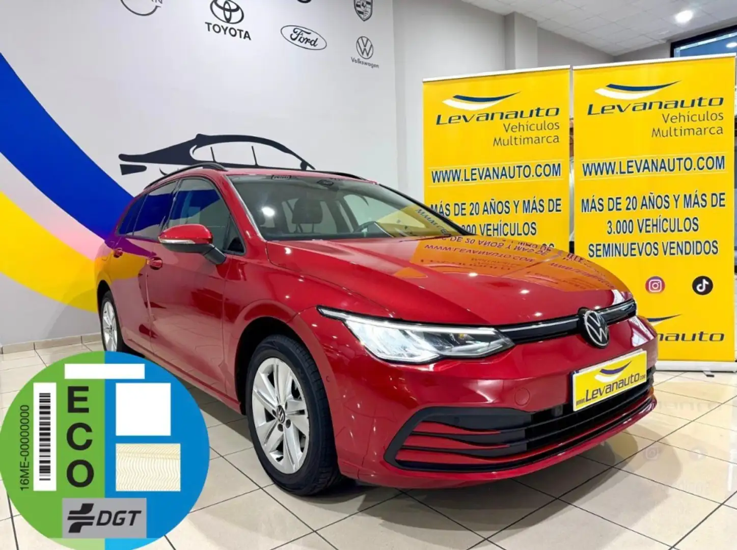 Volkswagen Golf Variant 1.0 eTSI Life DSG 81kW Burdeos - 1
