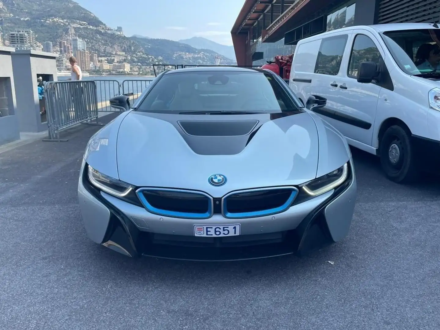 BMW i8 Coupe 1.5 auto Stříbrná - 1