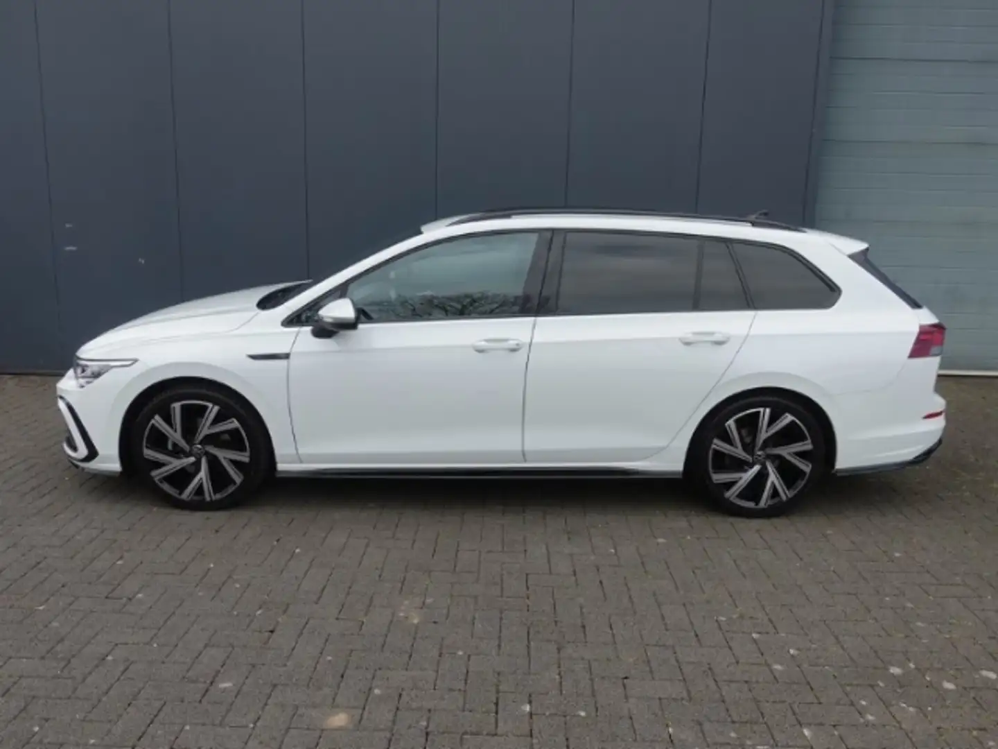 Volkswagen Golf Variant VIII 1.5 eTSI DSG+R-Line+18''ALU+SITZHZG Weiß - 2