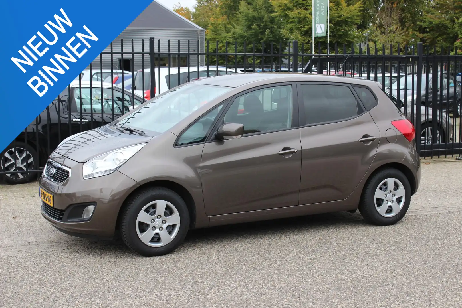 Kia Venga 1.4 CVVT ExecutiveLine, Trekhaak, Airco/ECC! Brun - 1