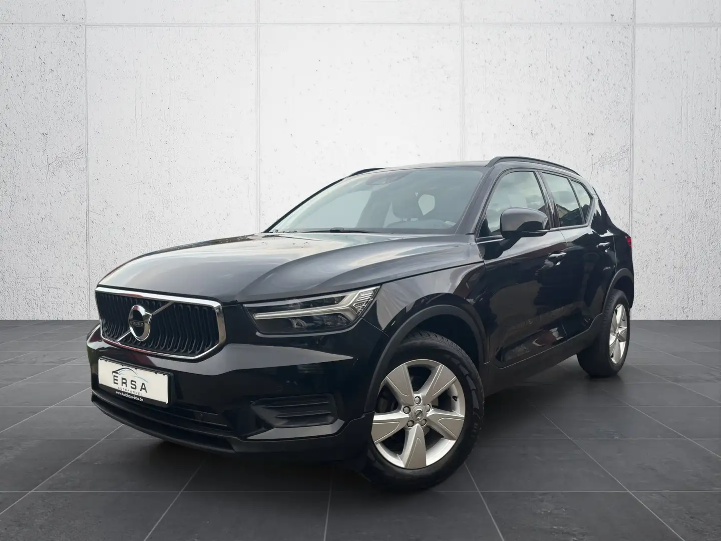 Volvo XC40 D3 Aut.*Navi*Kamera*Sitzheizung*Dig.Tacho Schwarz - 1