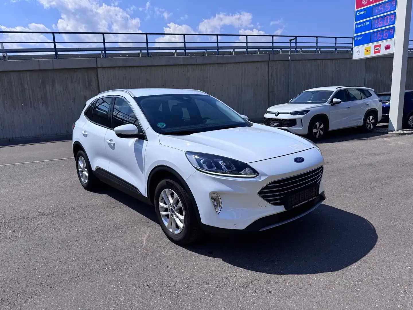 Ford Kuga 2.0 TDCi,M-HybridTitanium LED Nav Cam Virt Weiß - 2