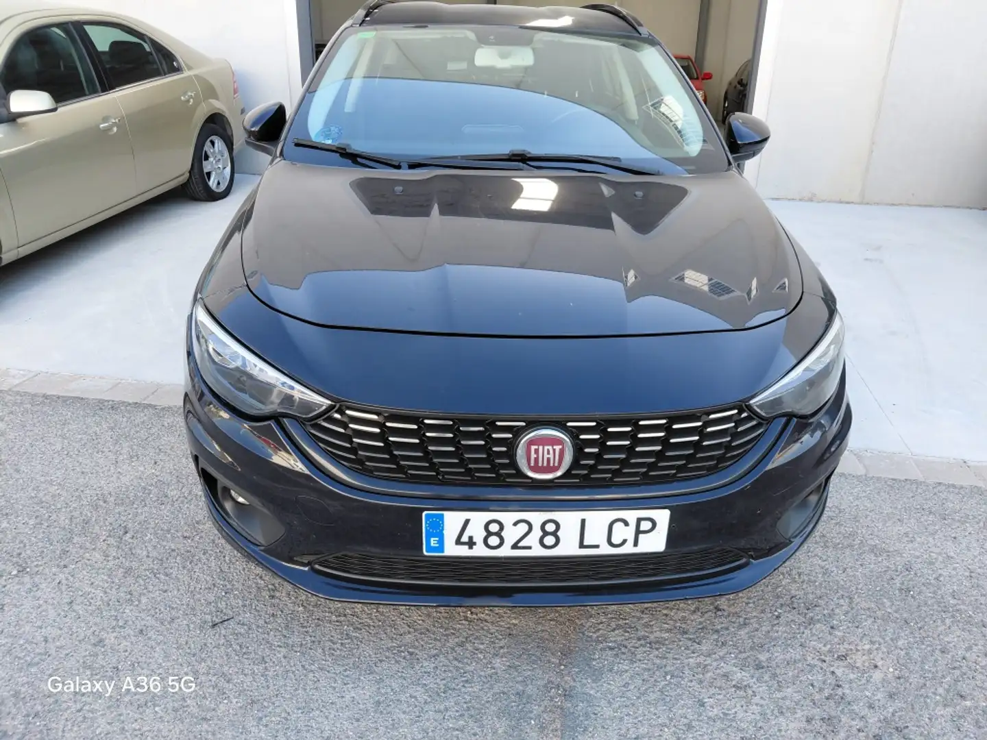 Fiat Tipo 1.4 T-Jet Lounge Plus Negro - 2