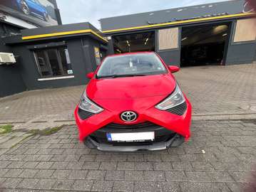 Aygo 1.0i VVT-i x-play