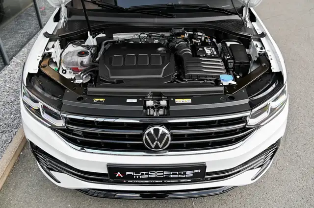 Volkswagen Tiguan Allspace view 8