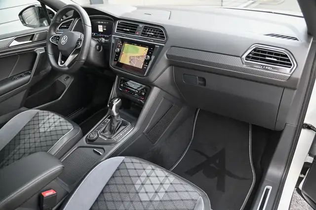 Volkswagen Tiguan Allspace view 13